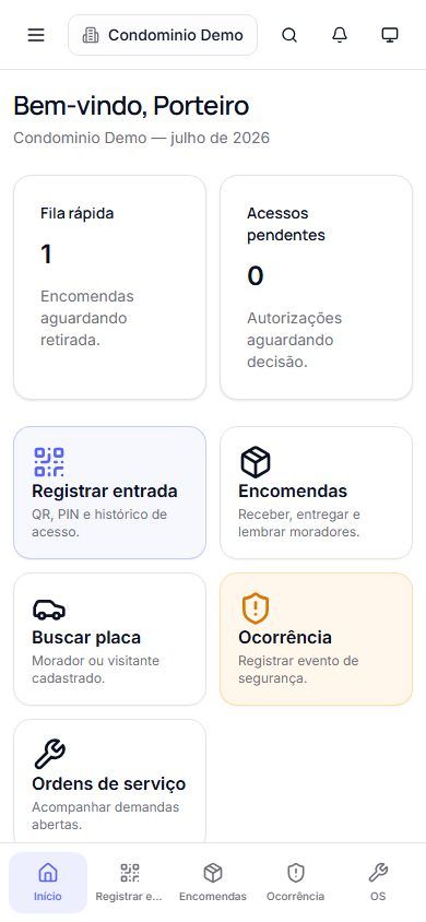 Aplicativo Clear Condo em um smartphone, com a portaria e o dia a dia do condomínio na palma da mão